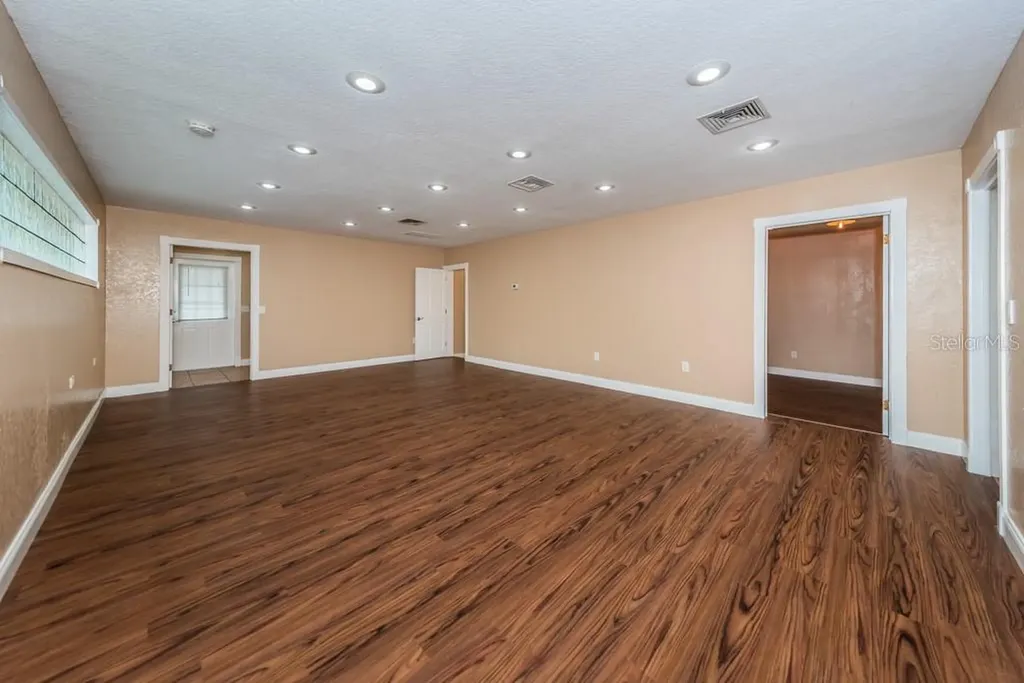 410 S Aurora Clearwater FL 33765