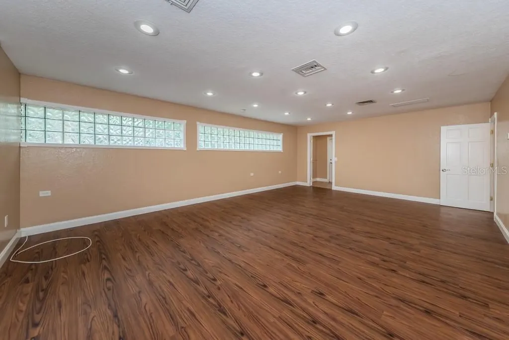 410 S Aurora Clearwater FL 33765