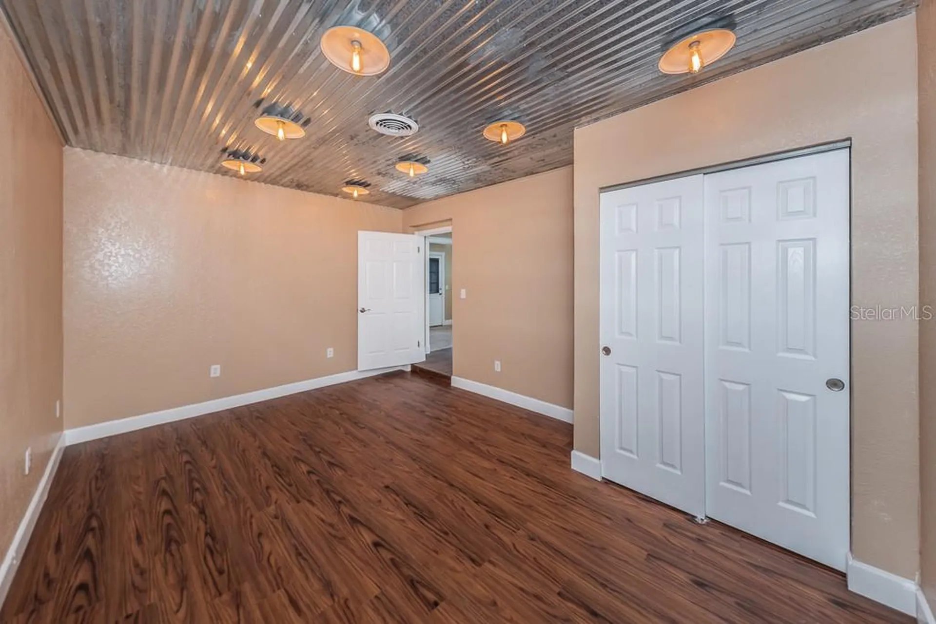 410 S Aurora Clearwater FL 33765