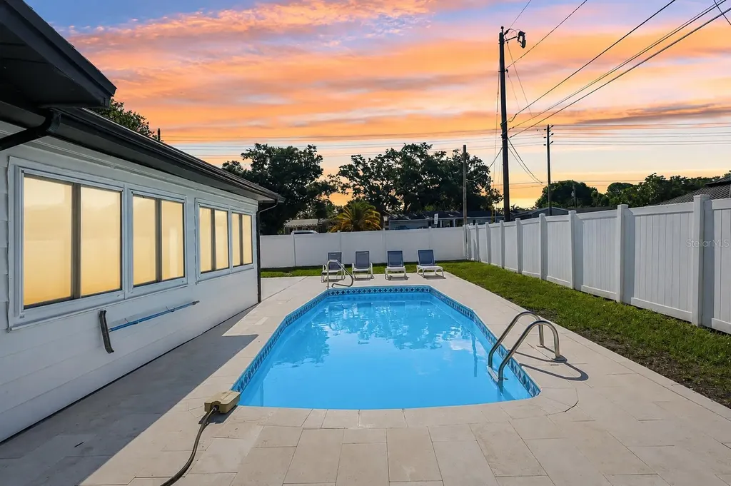 13700 86th Avenue Seminole FL 33776