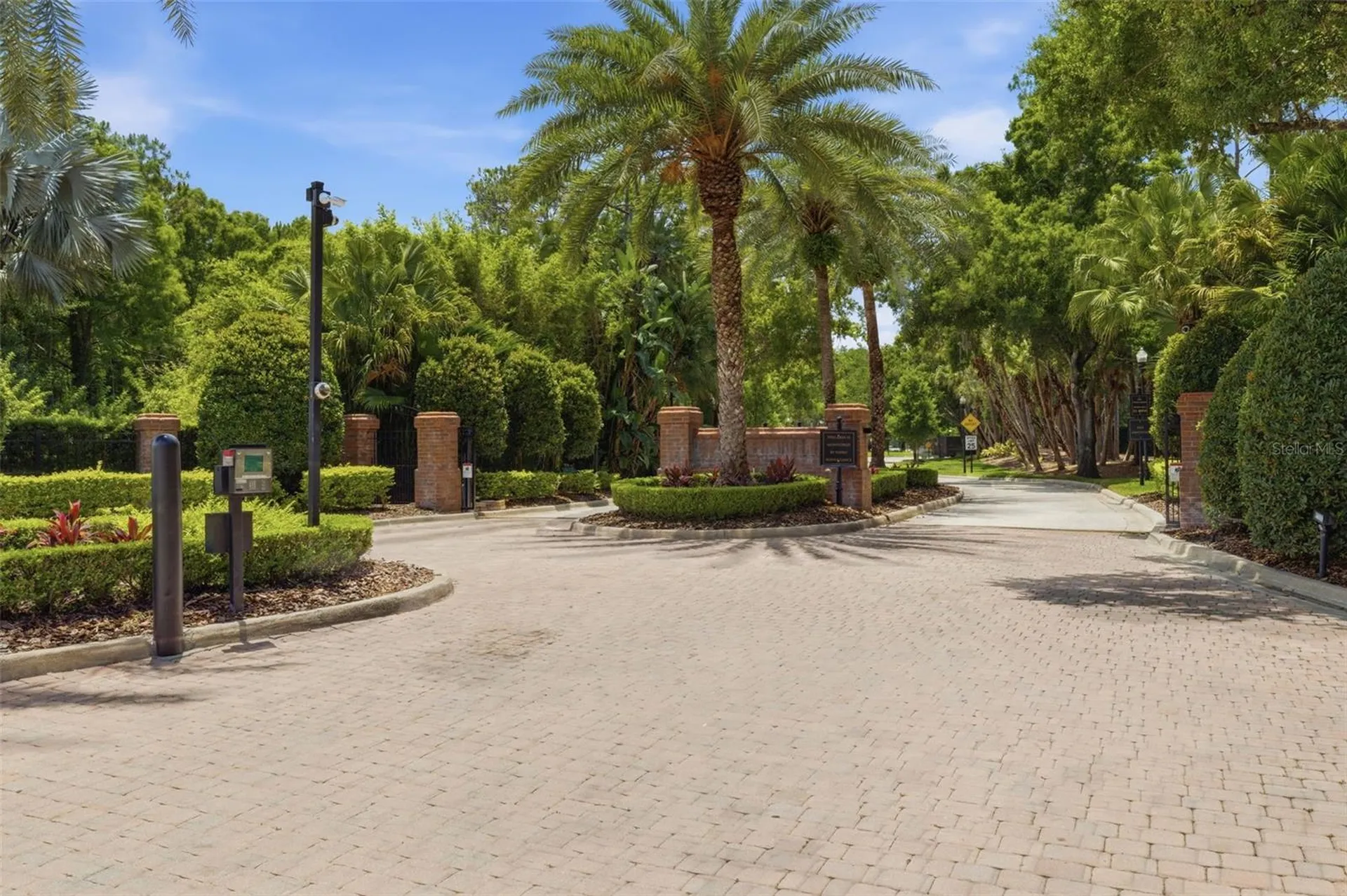 9409 Tree Tops Lake Road Tampa FL 33626