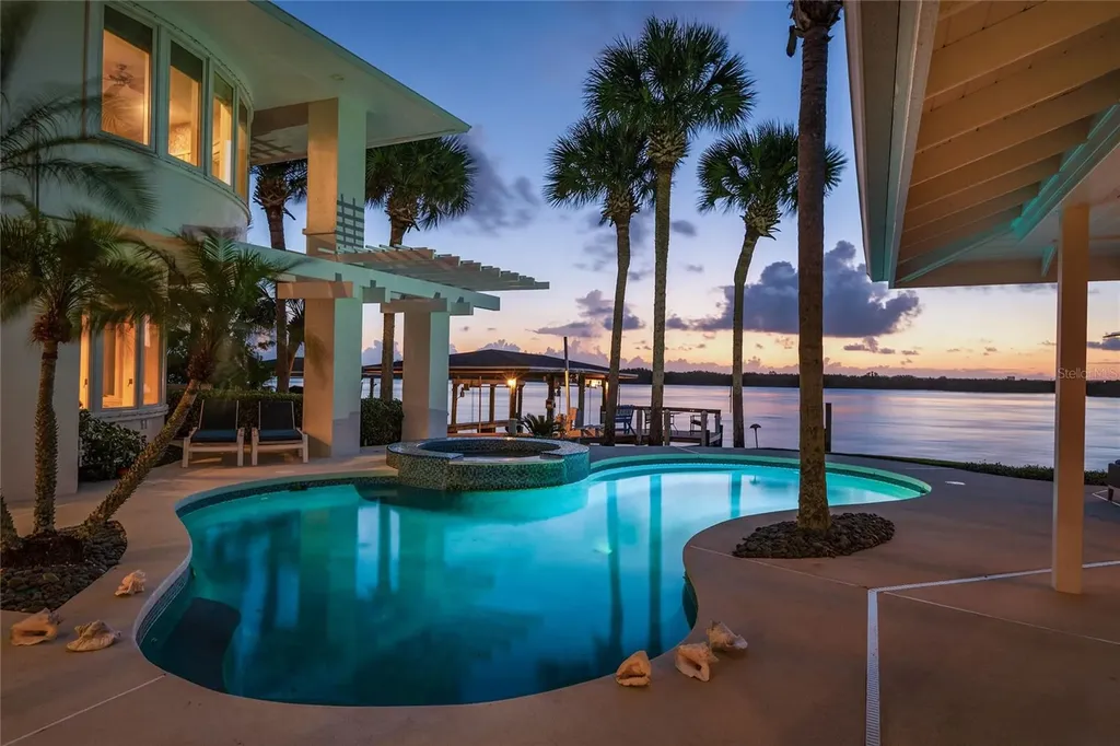 1215 Commodore Drive New Smyrna Beach FL 32168