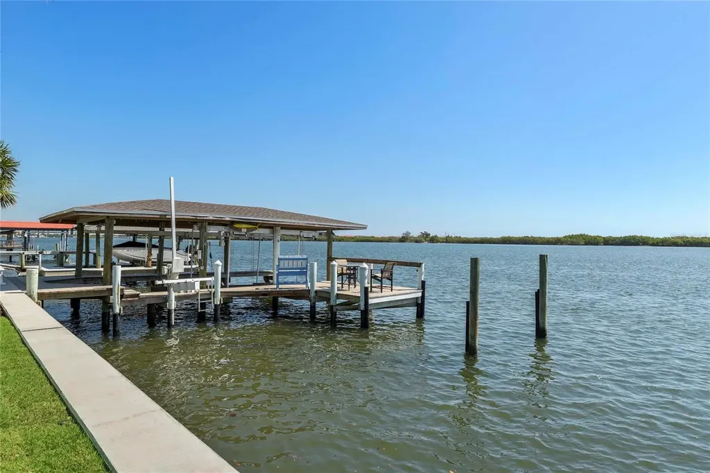 1215 Commodore Drive New Smyrna Beach FL 32168