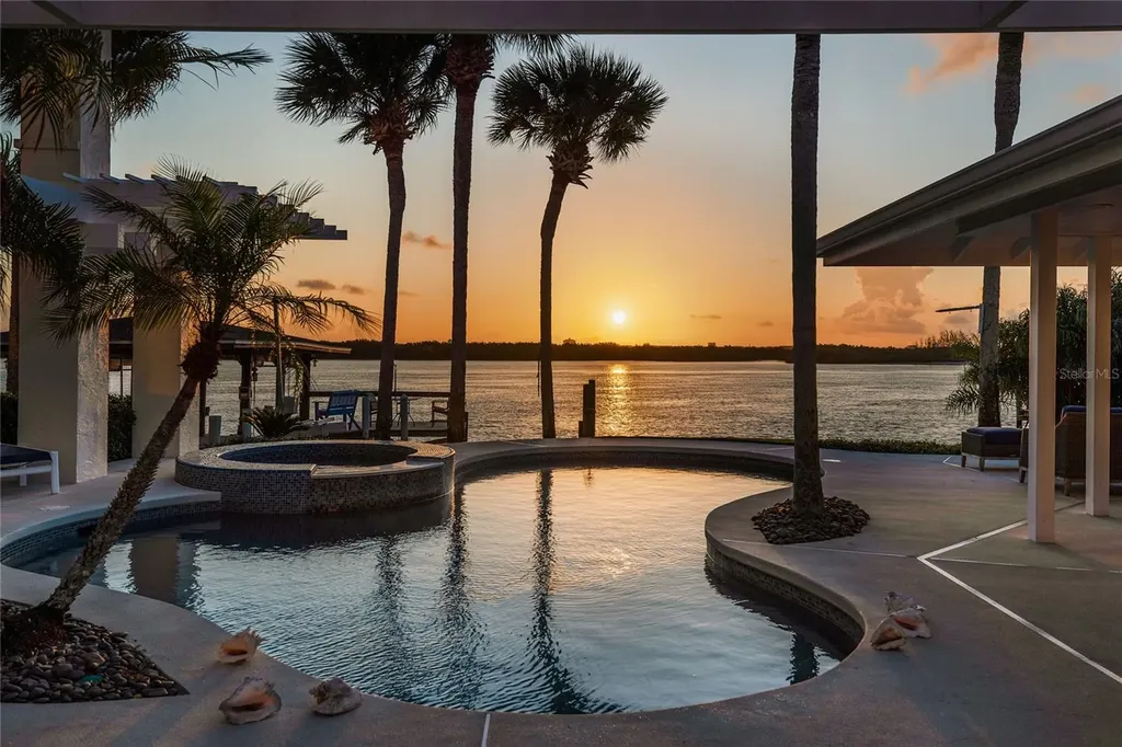 1215 Commodore Drive New Smyrna Beach FL 32168
