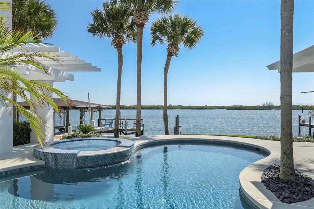 1215 Commodore Drive New Smyrna Beach FL 32168