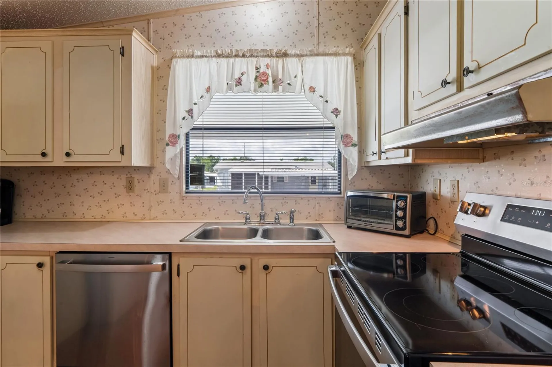 37621 Rosalita Avenue Zephyrhills FL 33541