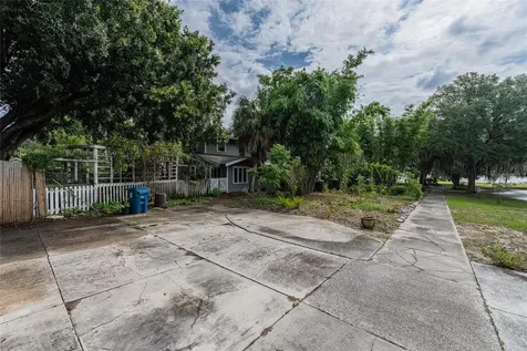 116 S Lakeshore Boulevard Lake Wales FL 33853