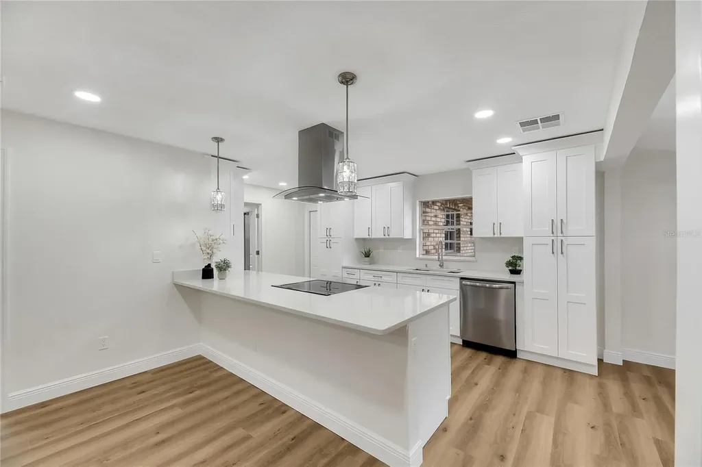 2207 Parkwood Drive Valrico FL 33594