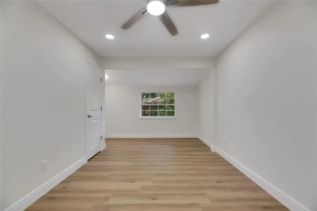 2207 Parkwood Drive Valrico FL 33594