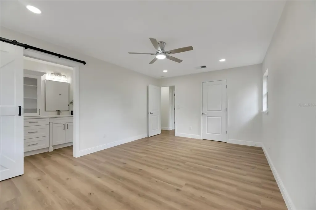 2207 Parkwood Drive Valrico FL 33594