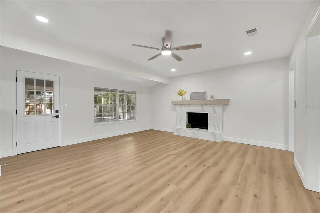 2207 Parkwood Drive Valrico FL 33594