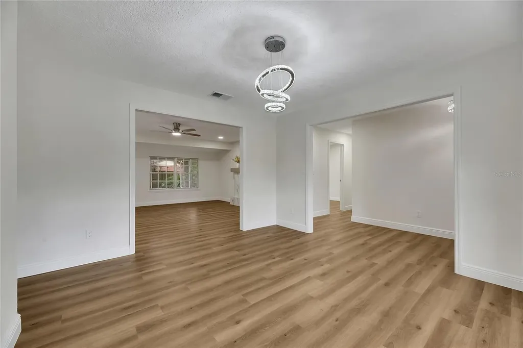 2207 Parkwood Drive Valrico FL 33594
