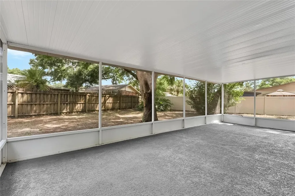 2207 Parkwood Drive Valrico FL 33594