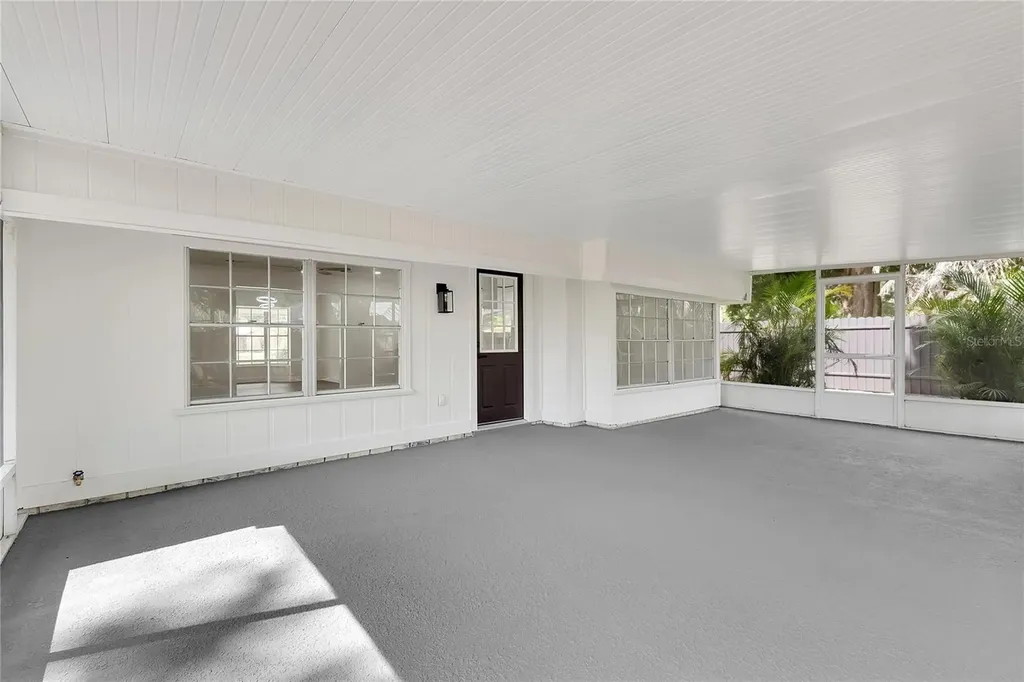 2207 Parkwood Drive Valrico FL 33594