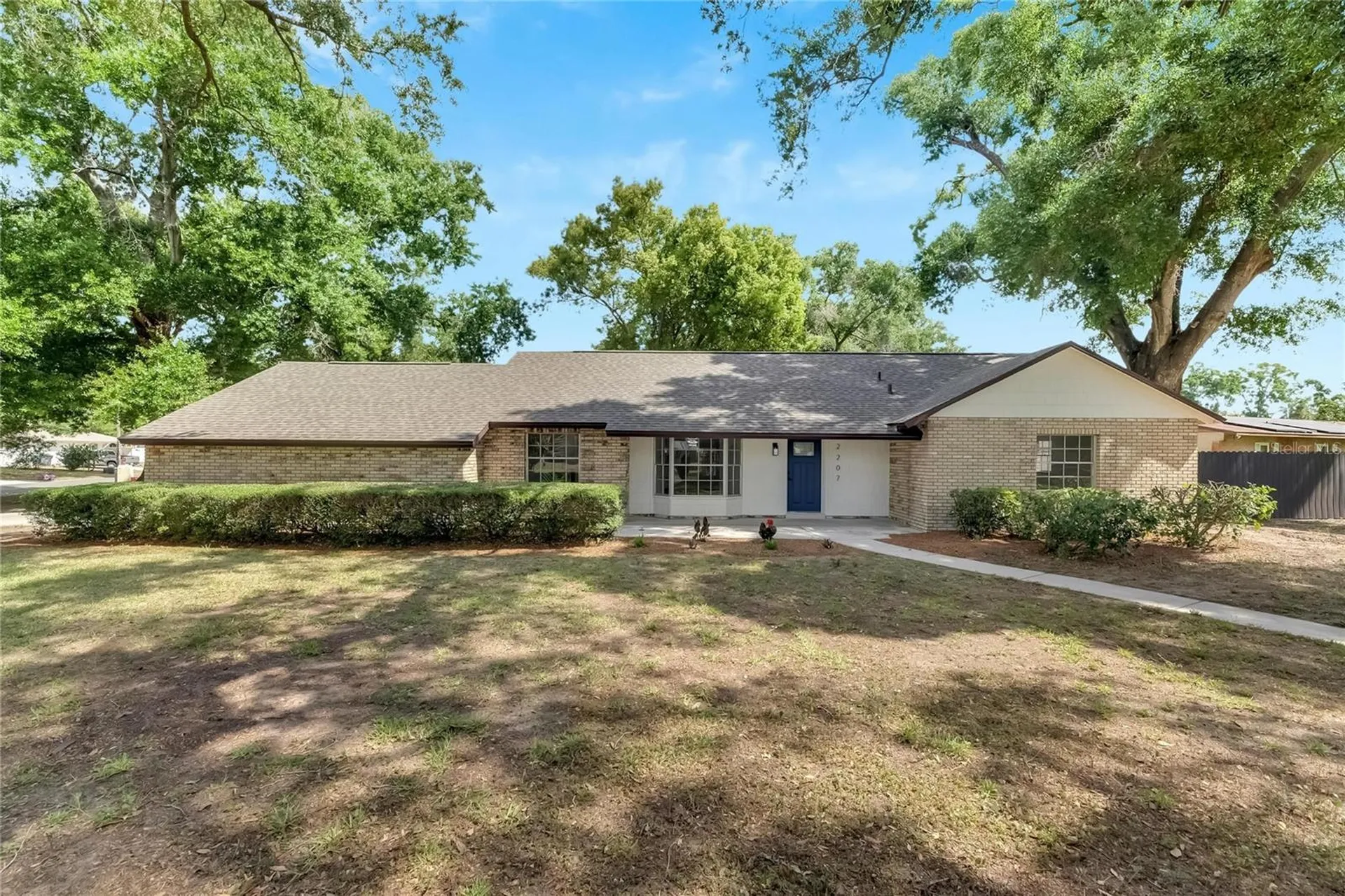 2207 Parkwood Drive Valrico FL 33594