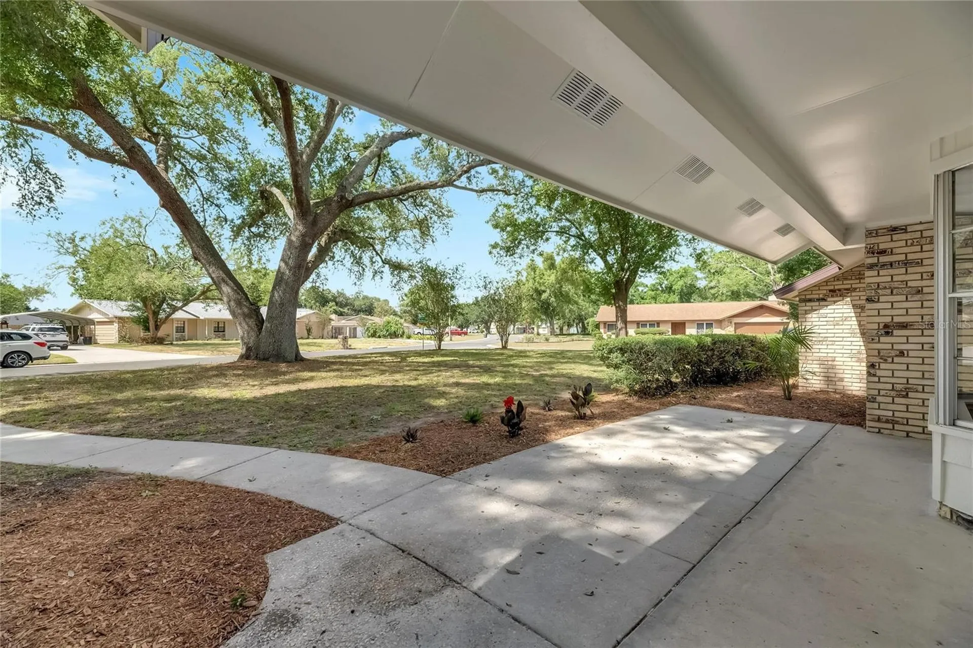 2207 Parkwood Drive Valrico FL 33594