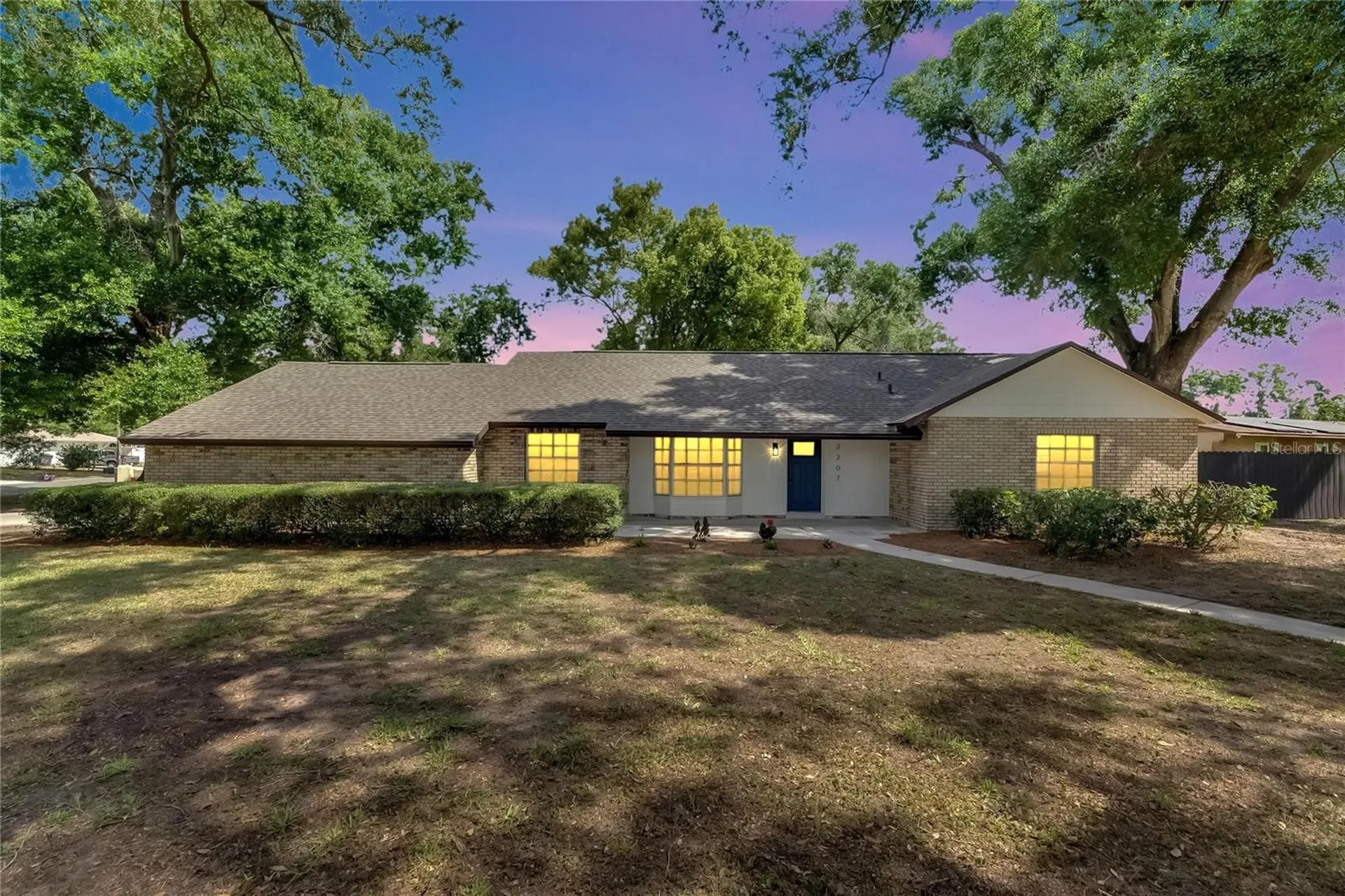 2207 Parkwood Drive Valrico FL 33594