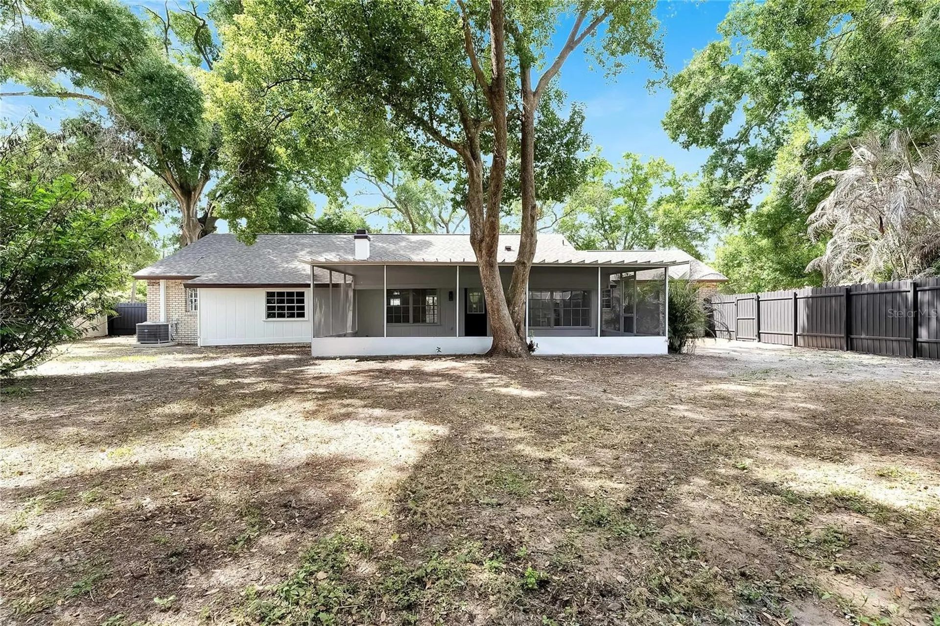 2207 Parkwood Drive Valrico FL 33594
