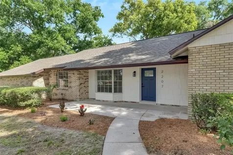 2207 Parkwood Drive Valrico FL 33594