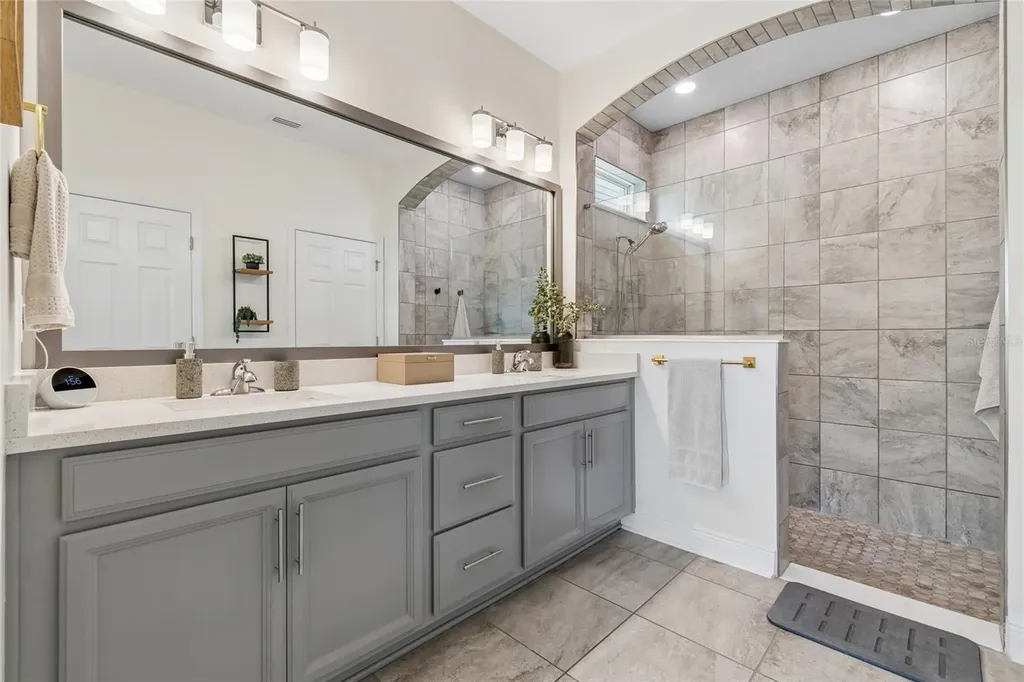 5722 Silver Sun Drive Apollo Beach FL 33572