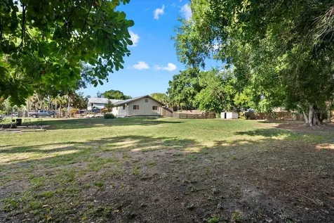 Lot 8 & 9 Nutmeg Avenue Sarasota FL 34231
