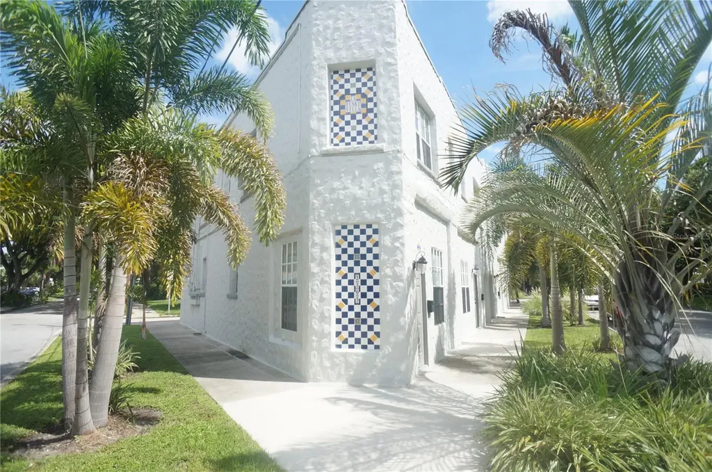 2305 W Texas Avenue Tampa FL 33629