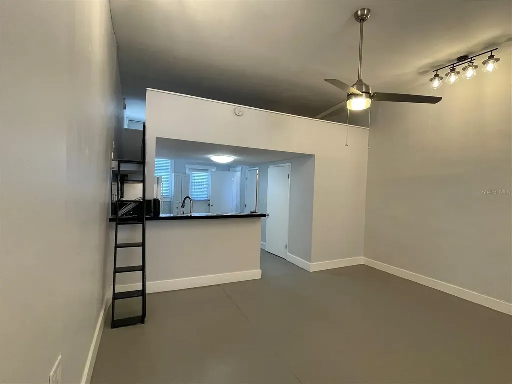 2305 W Texas Avenue Tampa FL 33629