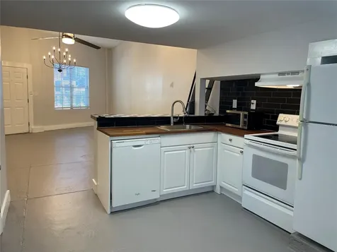 2305 W Texas Avenue Tampa FL 33629