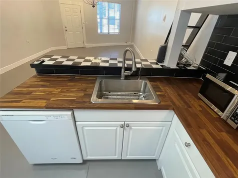 2305 W Texas Avenue Tampa FL 33629