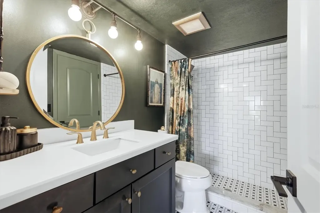 5378 Sarapointe Court Sarasota FL 34232