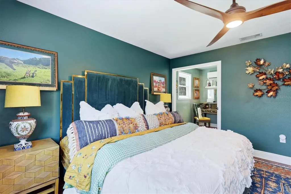 5378 Sarapointe Court Sarasota FL 34232