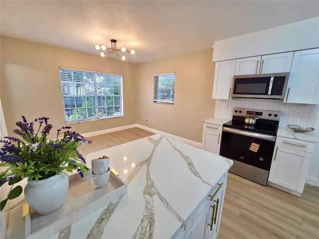 230 Beverly Boulevard Brandon FL 33511