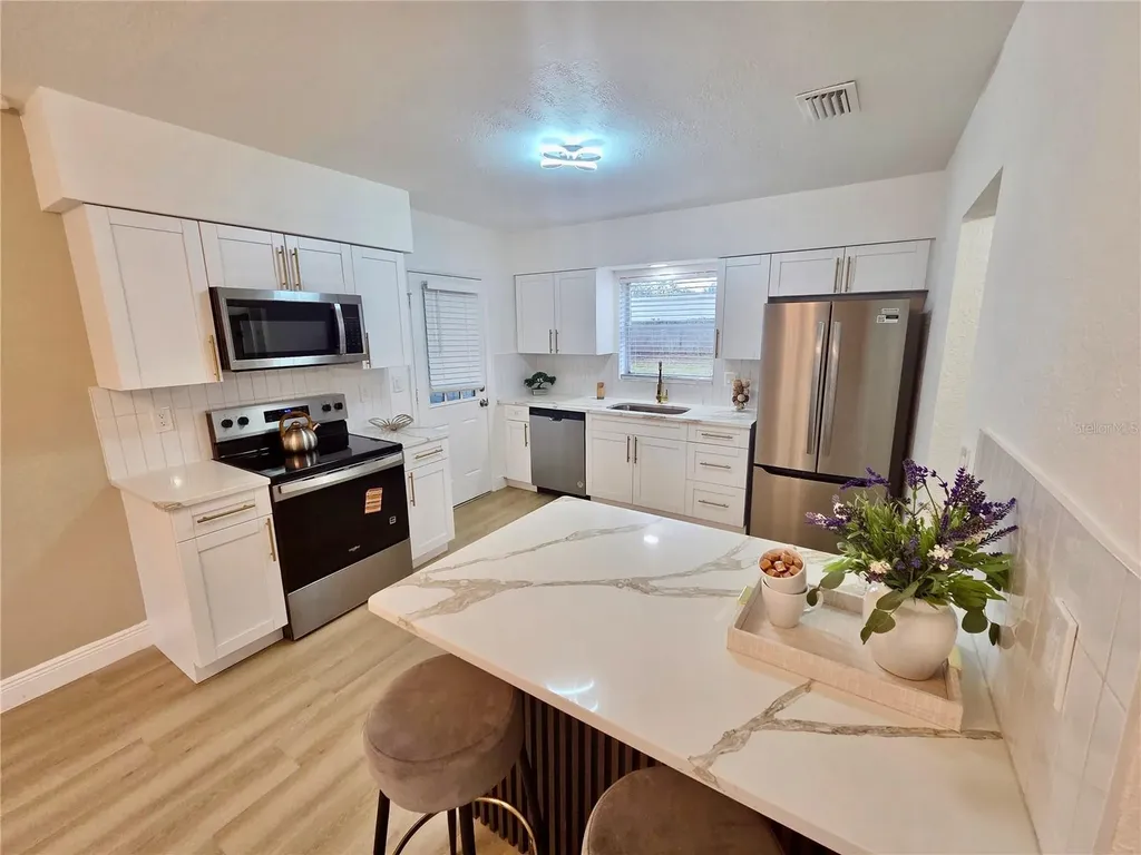 230 Beverly Boulevard Brandon FL 33511