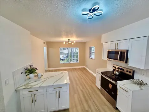 230 Beverly Boulevard Brandon FL 33511