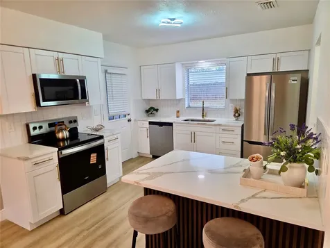 230 Beverly Boulevard Brandon FL 33511