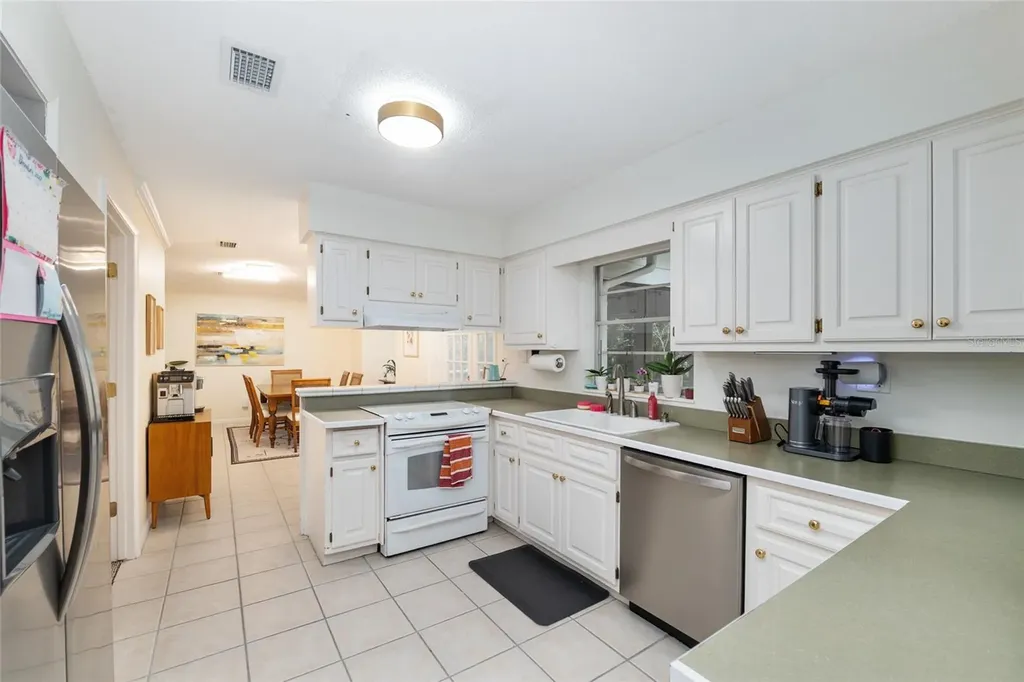2251 NW 20th Court Gainesville FL 32605