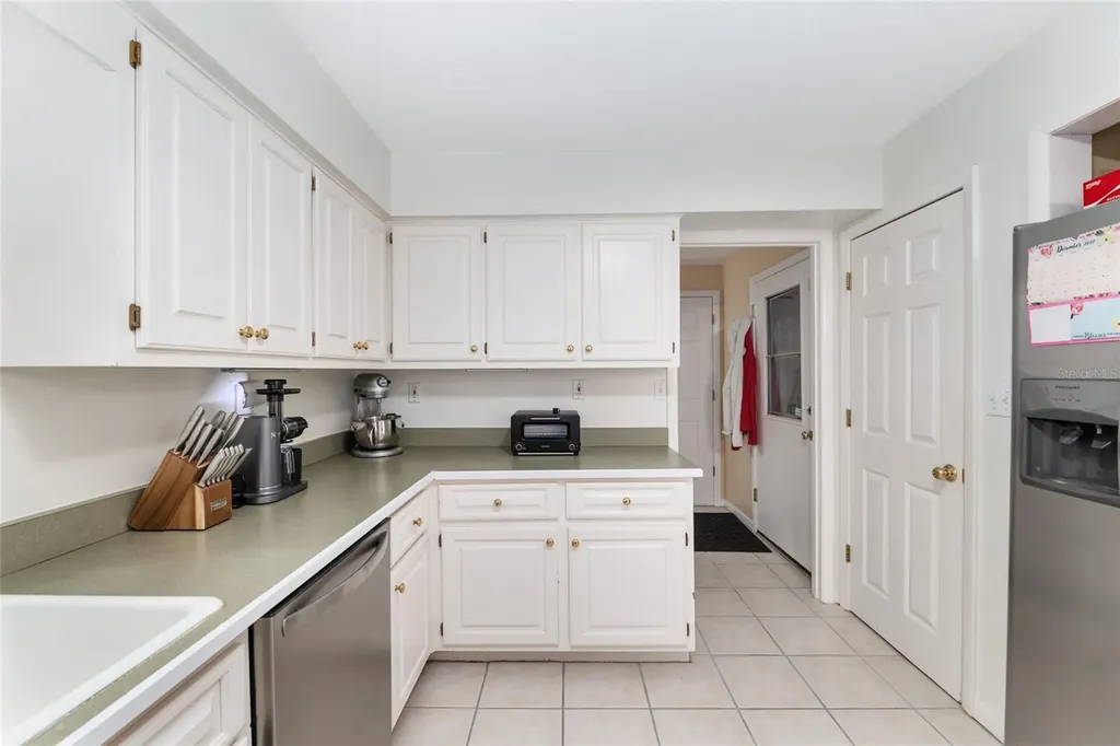 2251 NW 20th Court Gainesville FL 32605