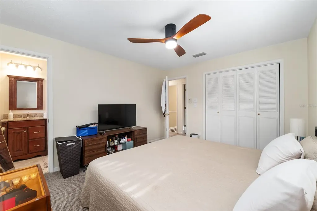 2251 NW 20th Court Gainesville FL 32605