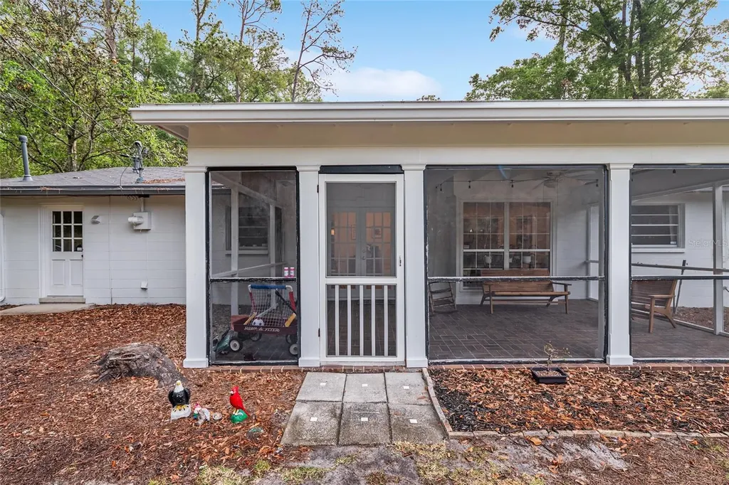 2251 NW 20th Court Gainesville FL 32605