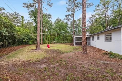 2251 NW 20th Court Gainesville FL 32605