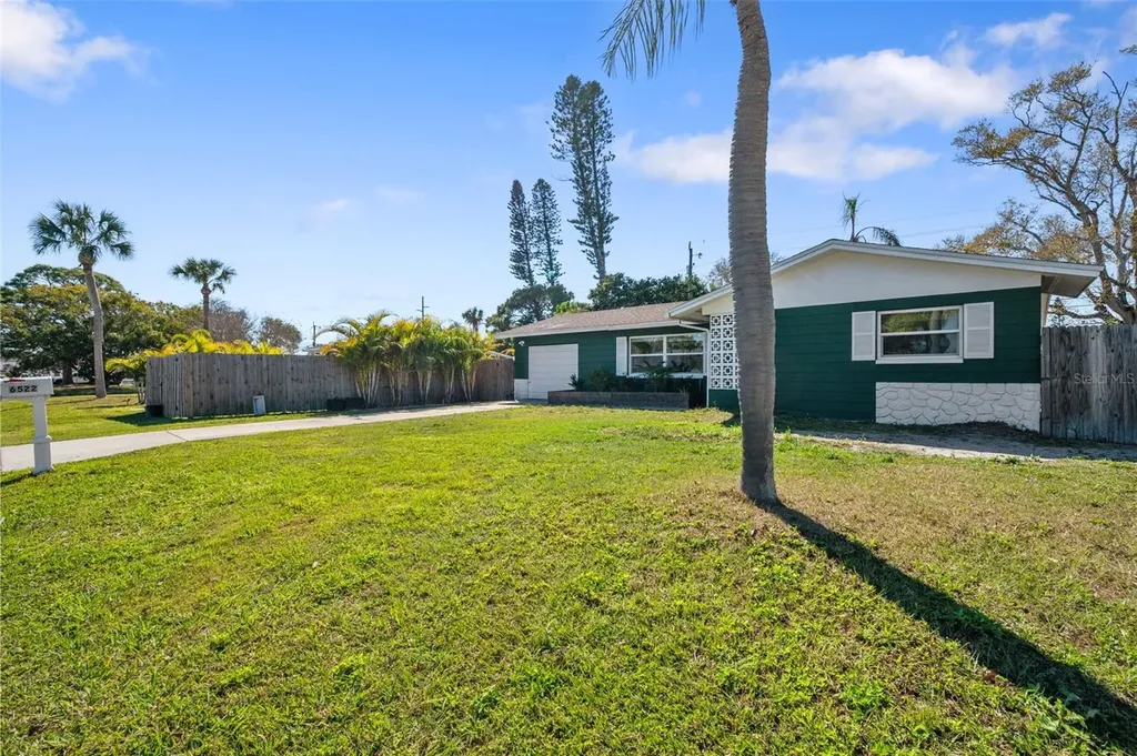 6522 112th Street Seminole FL 33772