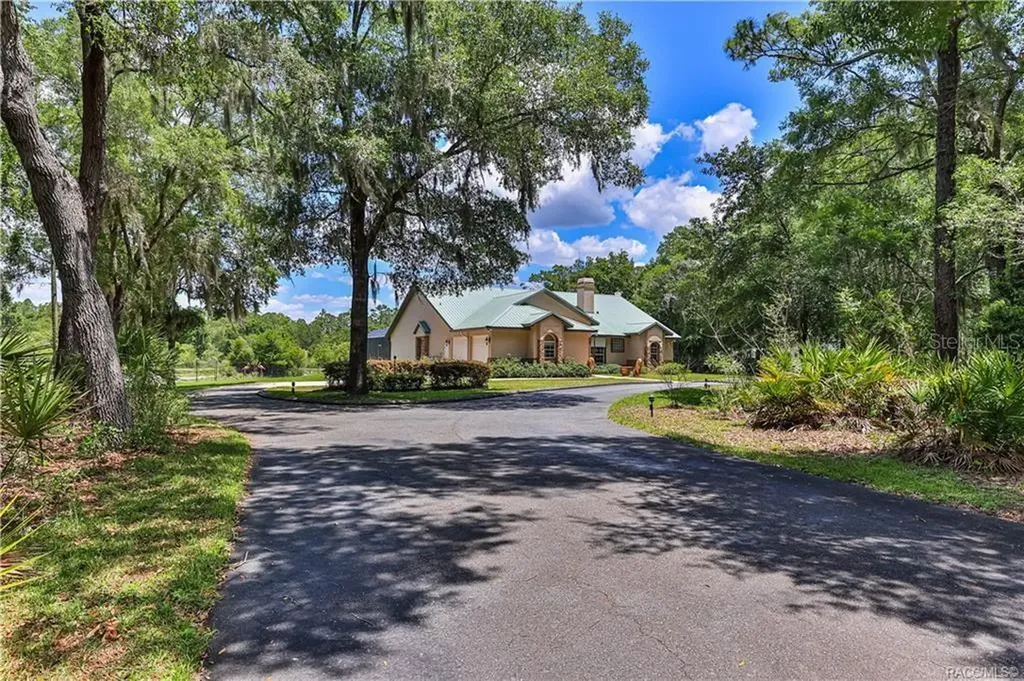 5215 N Honeycreek Terrace Crystal River FL 34428