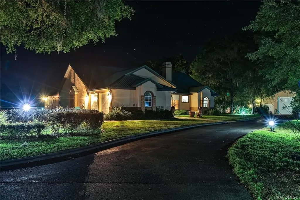 5215 N Honeycreek Terrace Crystal River FL 34428