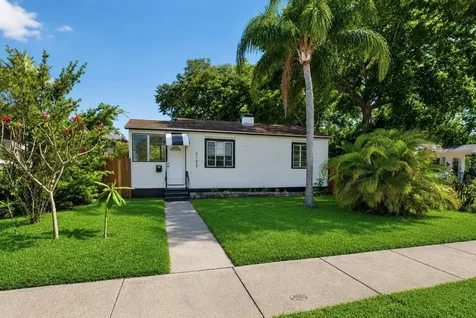 2122 6TH Avenue N St Petersburg FL 33713