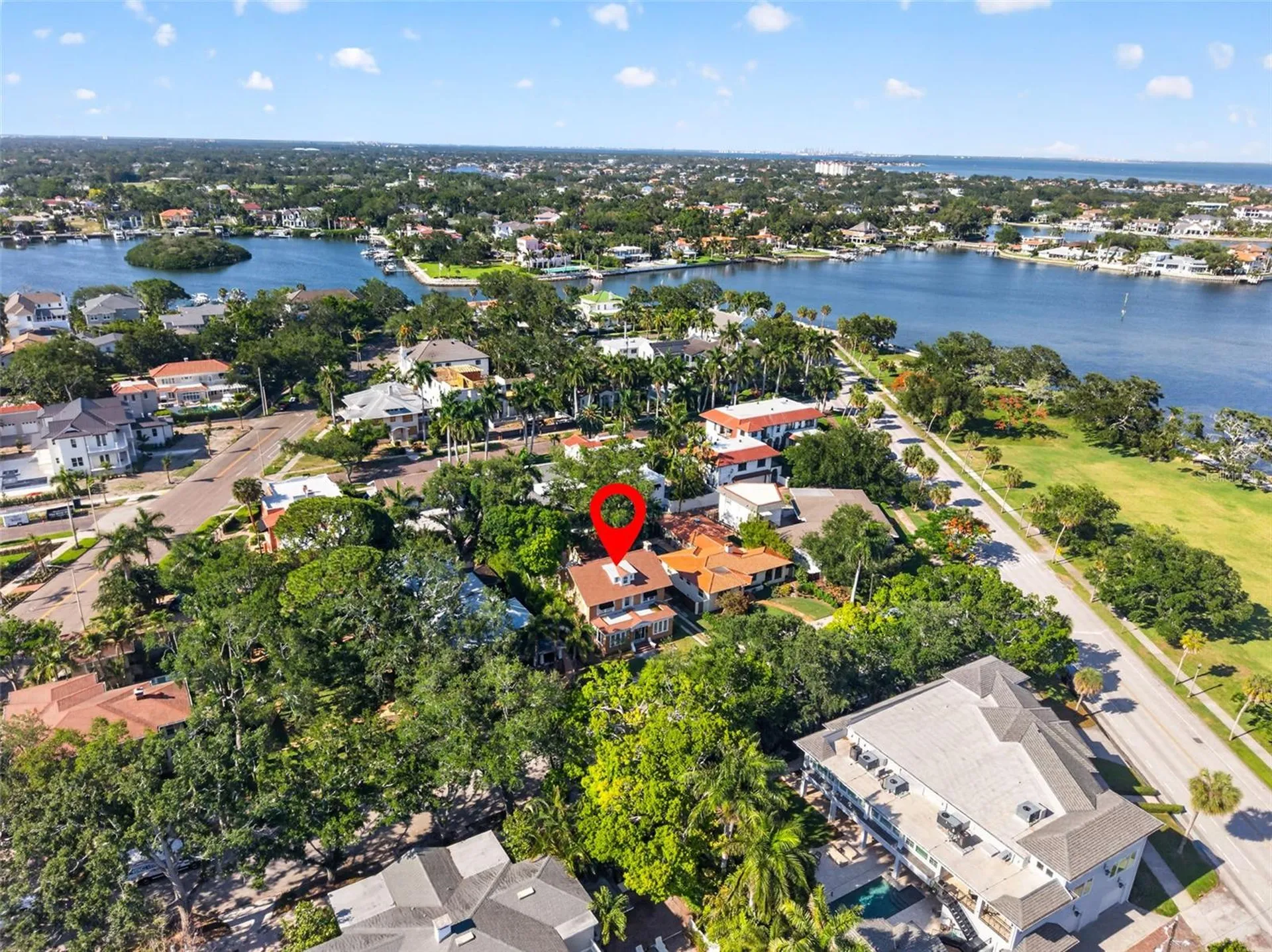 835 16th Avenue NE St Petersburg FL 33704