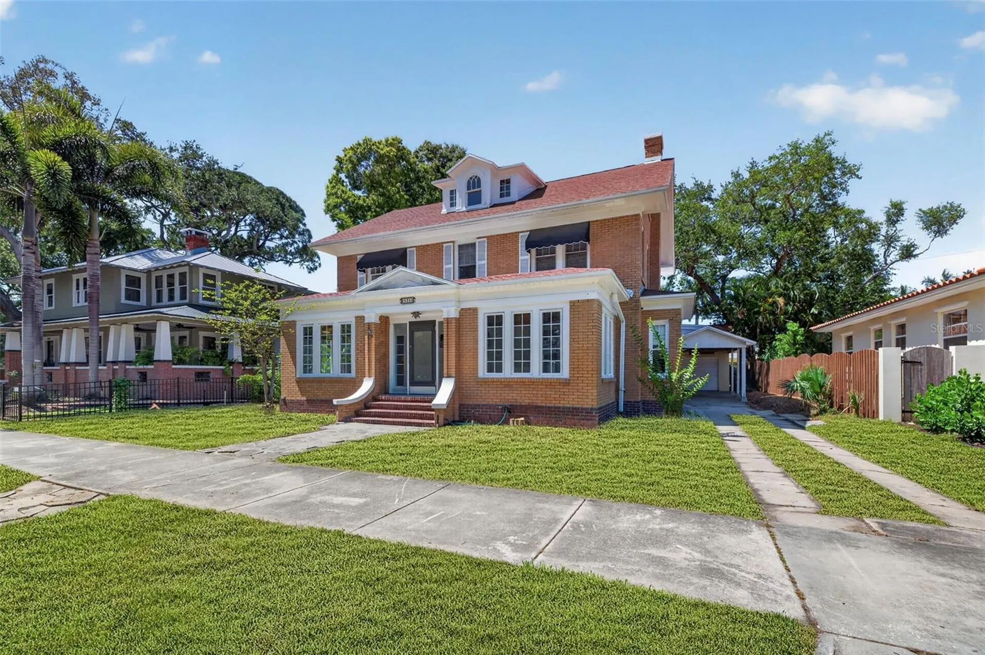 835 16th Avenue NE St Petersburg FL 33704