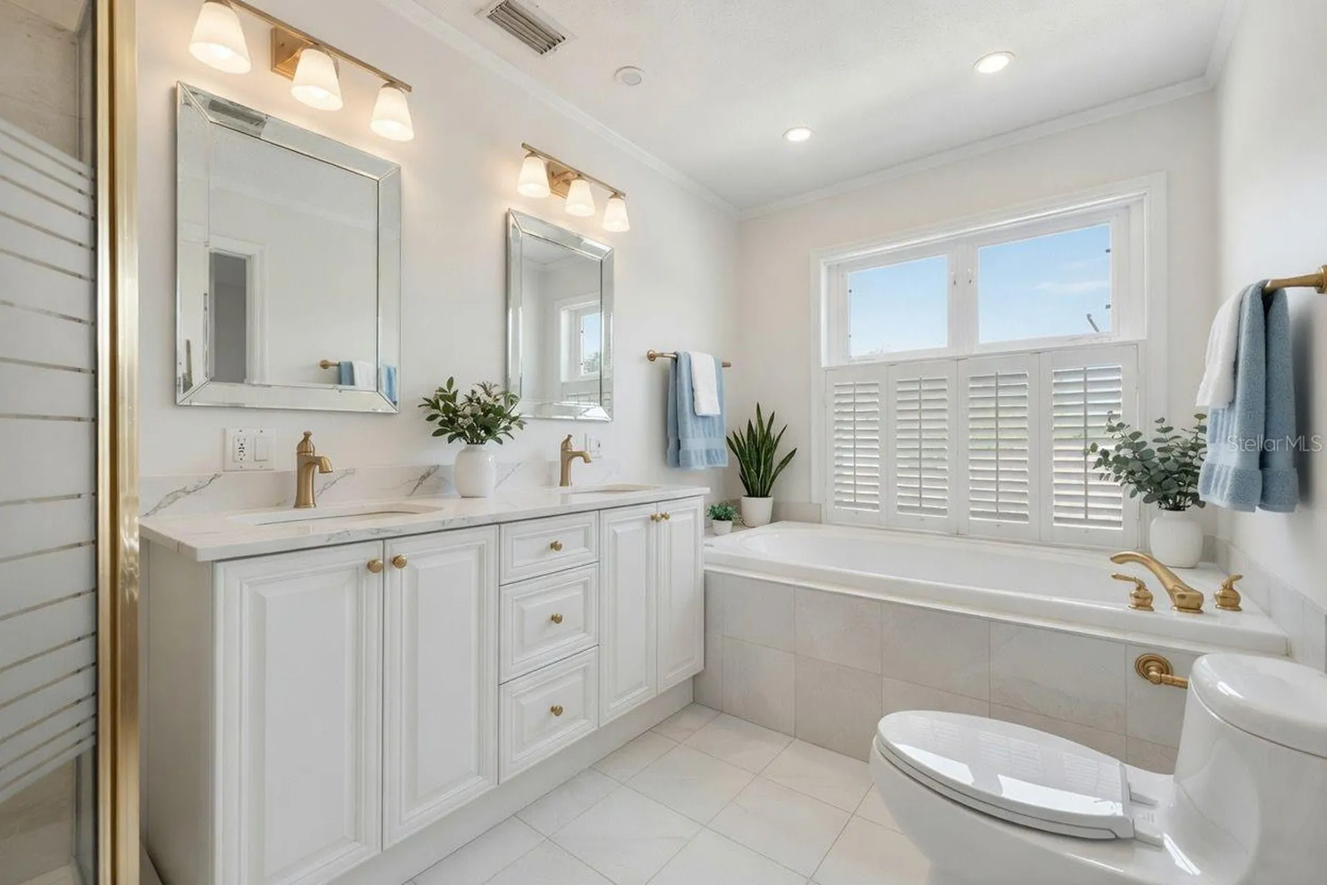 835 16th Avenue NE St Petersburg FL 33704