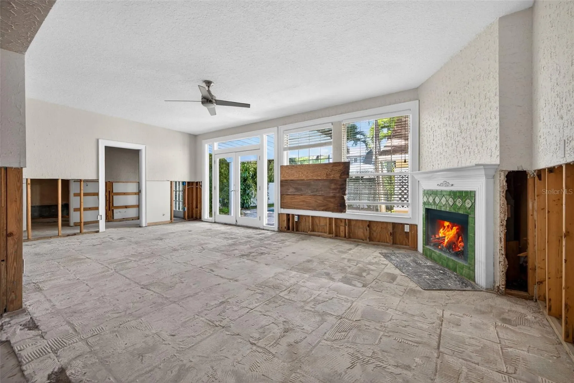 835 16th Avenue NE St Petersburg FL 33704