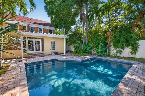 835 16th Avenue NE St Petersburg FL 33704