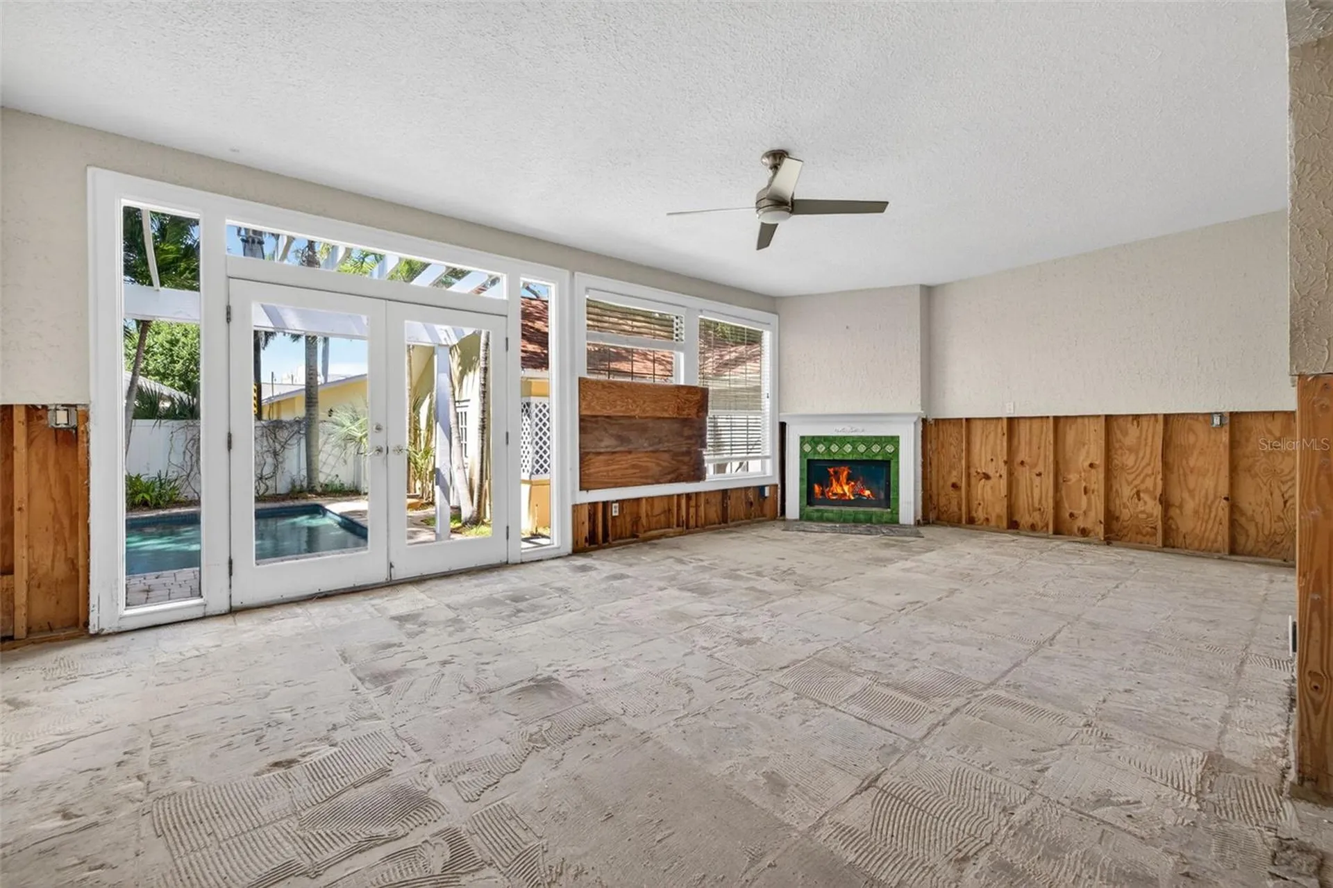835 16th Avenue NE St Petersburg FL 33704